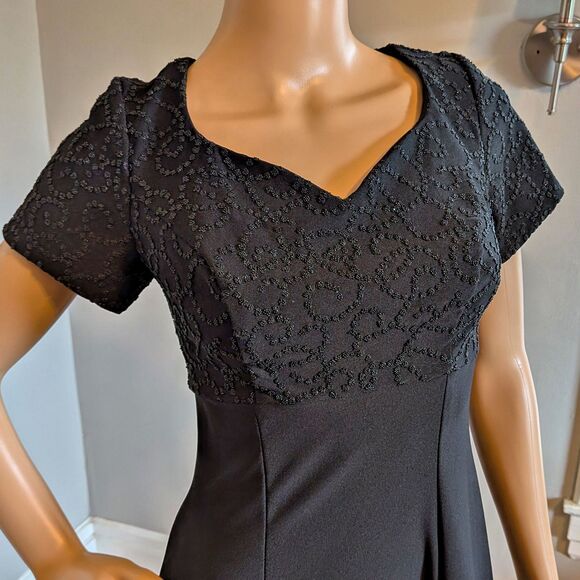 Vintage 90s/Y2K Gothic Revival Black Maxi Gown, Beaded Empire Waist, Size 4 - Picture 9 of 10